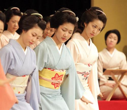 geisha-licious:  Rehearsals for Miyako no Nigiwai 2013! 1. maiko Ryouka and Kanoyumi 2. and 3. maiko Toshikana, Chikayuki, Toshichika, Fukukimi, Mamemaru, Chisako, Koyoshi and Fumino 4. maiko Ichimari, Toshikana, Chikayuki, Toshichika 5. maiko Satohana,