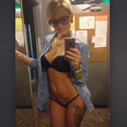 stripper-locker-room:  platinum_britt