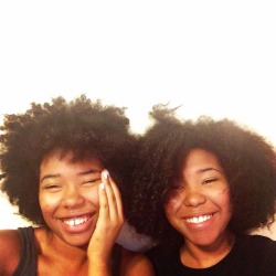 2nfro:  An usie for your blackout dash. michelleglobama and I :) 