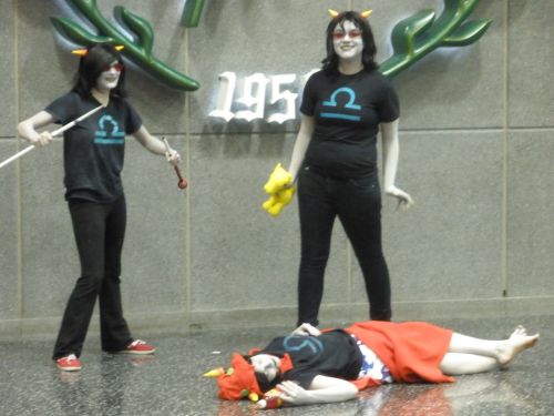 Some highlights from ACEN 2013! :DI&rsquo;m the corset Eclectica!Jade, the Rose posing with Roxy, an