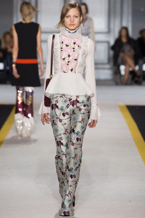 Giambattista Valli F/W 2015 Ready-to-wear.