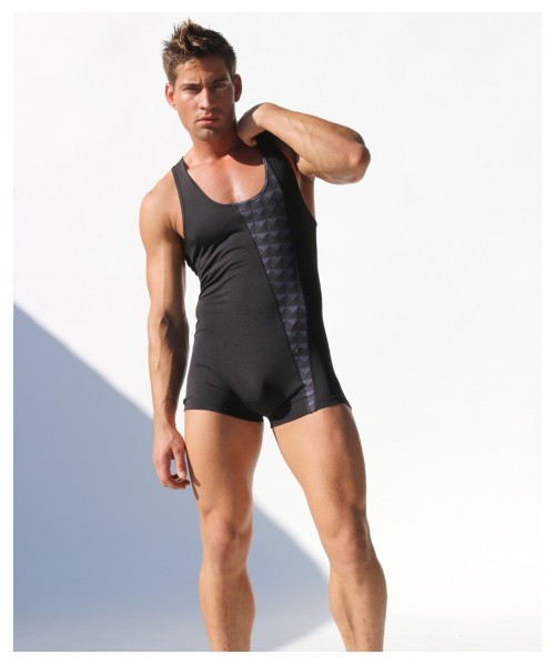 piledriveu:  hot singlet