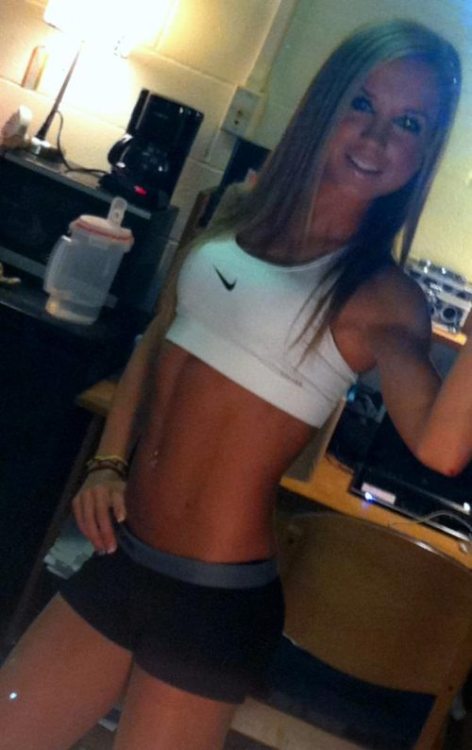 tightdreams:  Follow your TiGHTDREAMS for more hot girls!