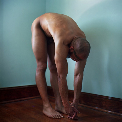 kveer: SOFT NUDE PORTRAITS CHALLENGE REPRESENTATIONS OF THE BLACK MALE BODY Photos by John Edmonds 