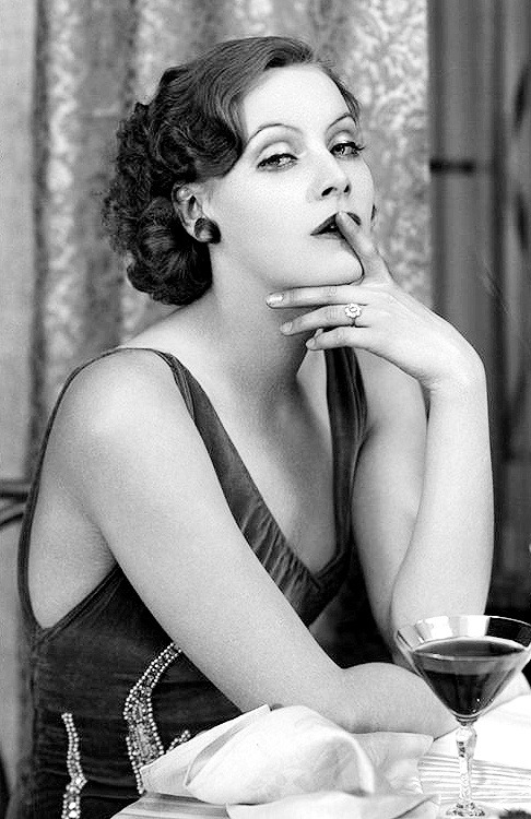 back-to-the-40s:  Greta Garbo, The Temptress (1926). 