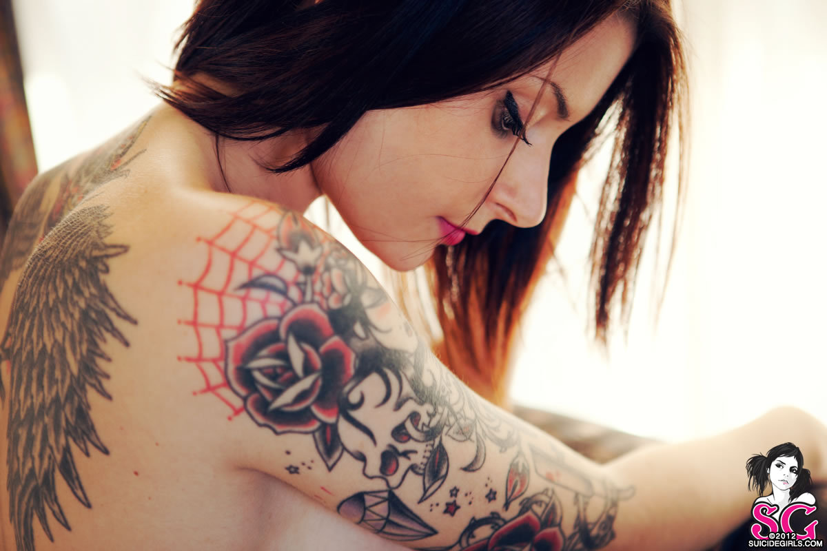 suicidegirlslover:  Nekrofelia Suicide 