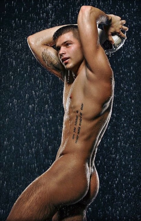 ladnkilt:  ATHLETIC MASCULINE BEAUTY…  FOOTBALL (SOCCER)! Presenting The Male Form…In Photography, Art, Architecture, Decor, Style, And CultureWhich Moves Beyond Mere Appearance, To Revealing The… SOUL.Via My Tumblr Page ~ LadNKilt …Including