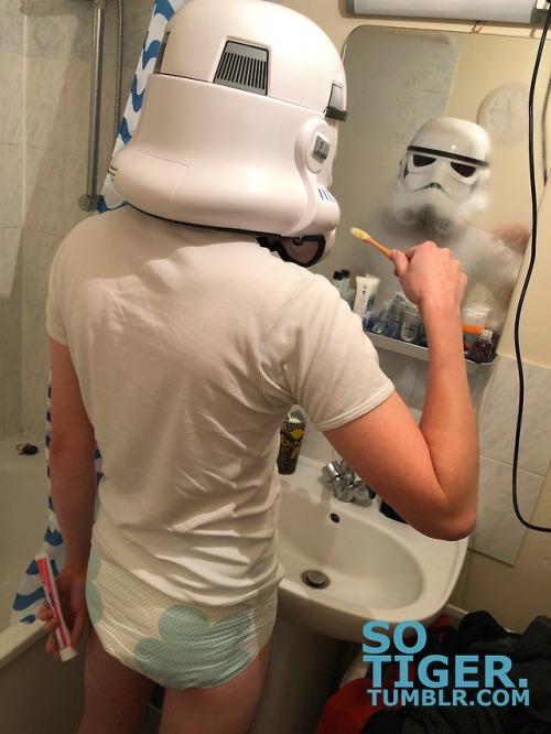 sotiger: Daily routine of a trooper… with a little secret.Thanks for those funnies pics @ababyboy C'