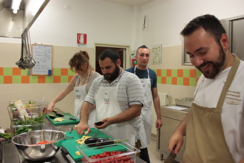 fabr0:kitchenbrain:ieri sera al corso di cucina mediterranea nel mio laboratorio di carering… tra le