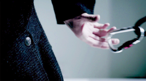 thecumbercollective:Sherlock Screencaps | The Empty Hearse | [19 / ?]