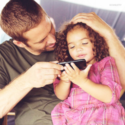 domsletty:  Paul Walker with The Alpha Angel (Vin Diesel’s daughter)