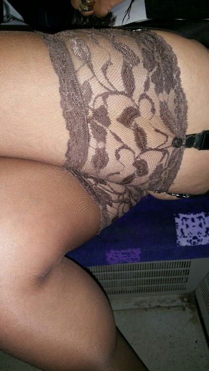 On the way home on the train #stockings #nylon #stockingshq #train