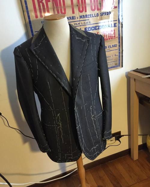 Second fitting SB in @vitalebarberiscanonico1663 gray sharkskin