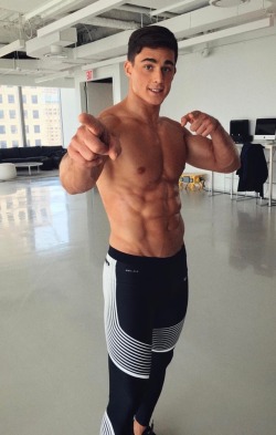 allofthelycra:  Follow me for more hot guys in lycra, spandex, and other sports gear