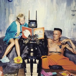 wonderlandbycoco:  Película  💟 #Chappie Movie #dieantwoord