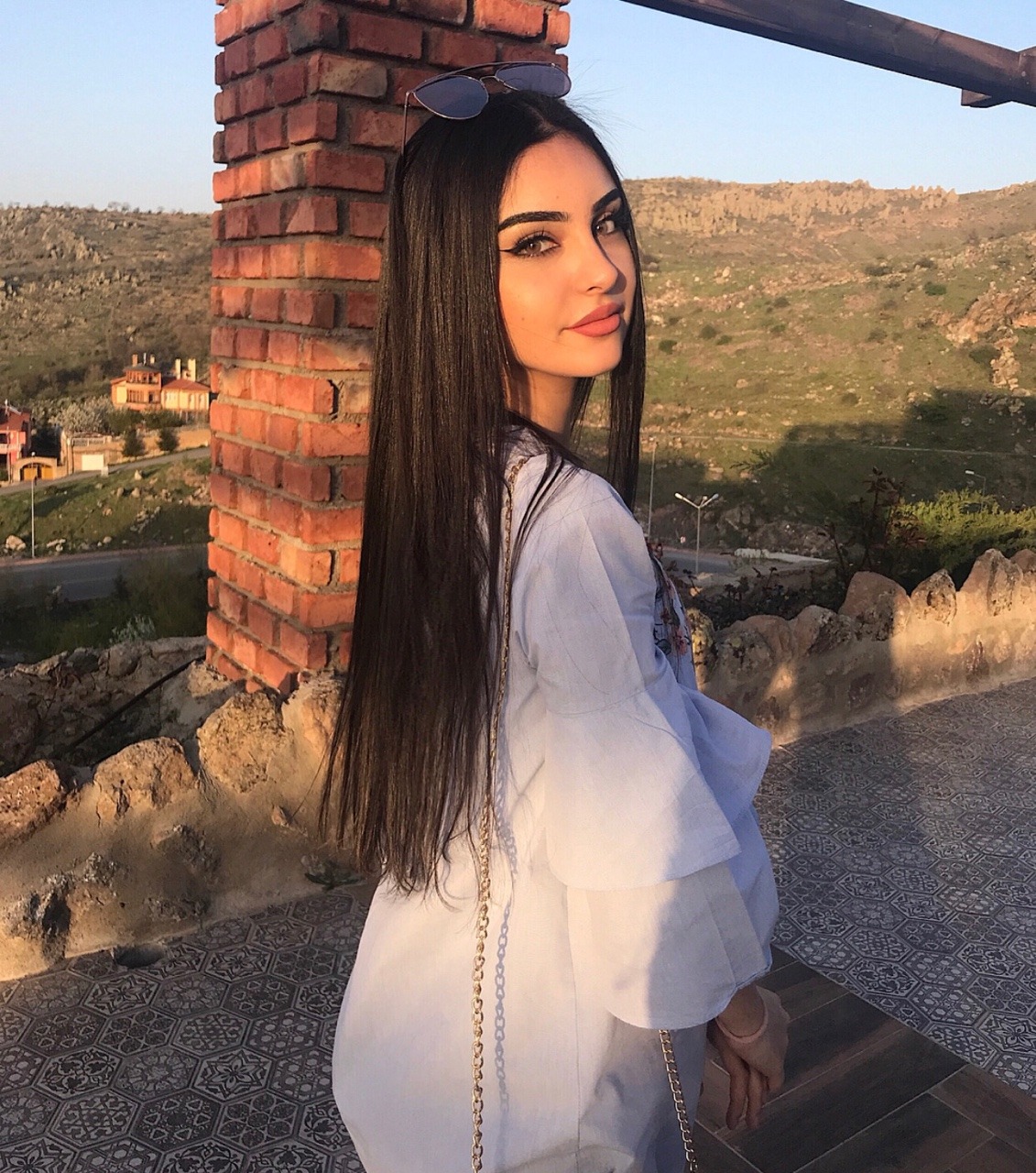 glaminaj:  @glaminaj 👑