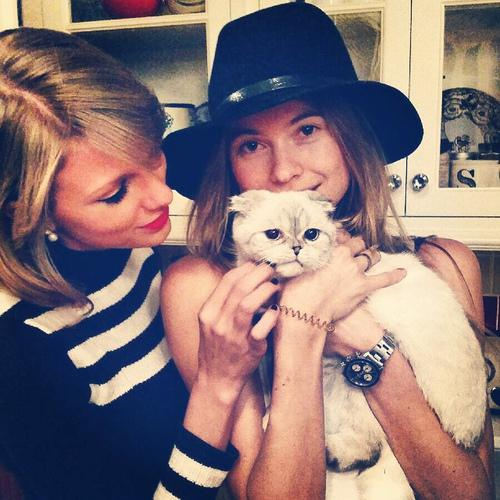Behati Prinsloo and Taylor Swift