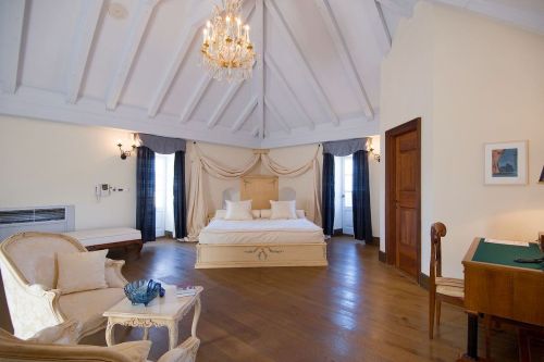 luxuryaccommodations:  Martinis MarchiAn 18th-century Baroque castle turned luxury hotel on the Croatian island of Solta, Martinis Marchi is so exclusive it only has 6 suites to accommodate guests in supreme comfort.While every unit is unique, each is