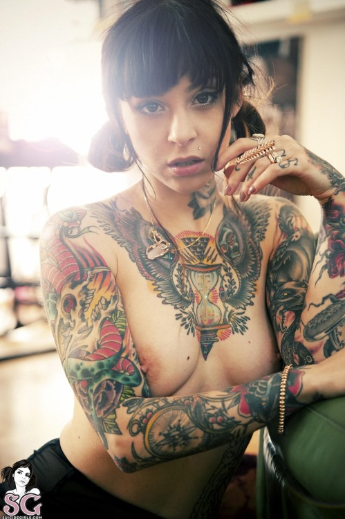 lotsofbeautifulsuicidegirls:  4. GoGo  Stunning