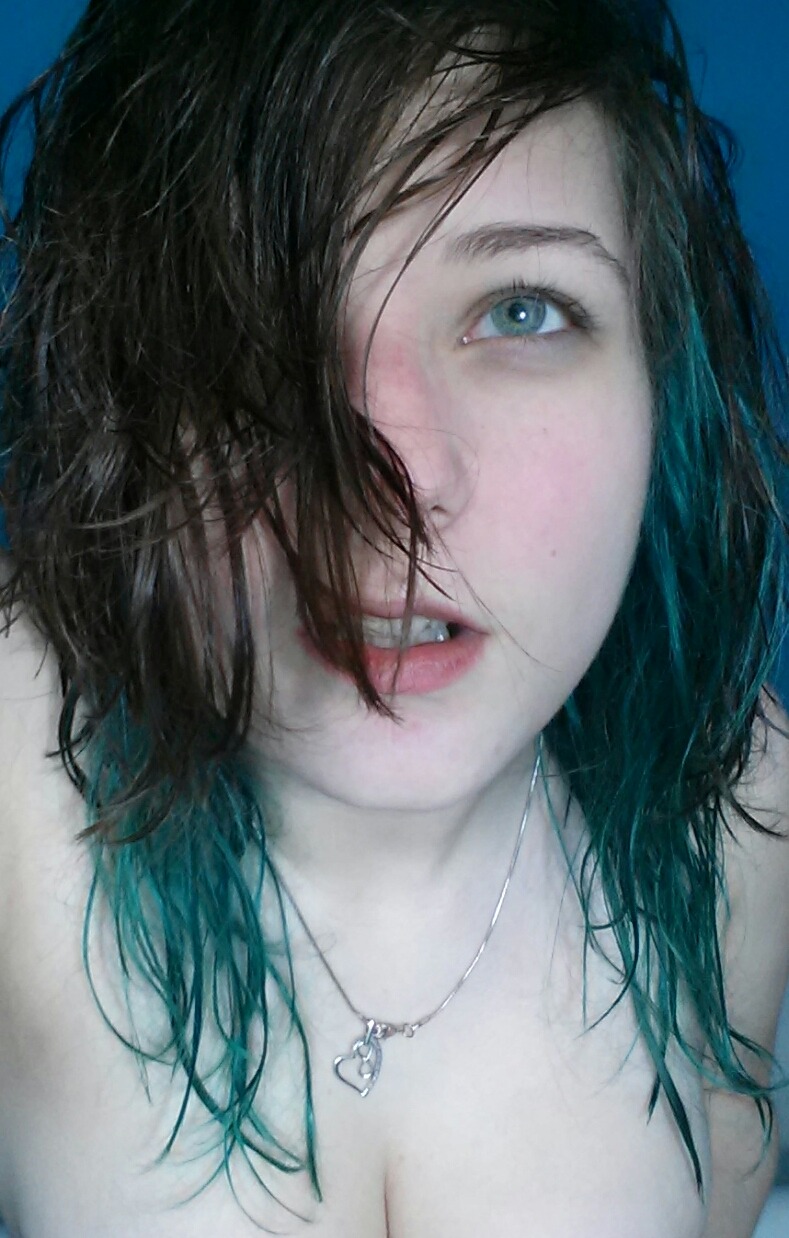miau-mixed:  Just out of the shower. 