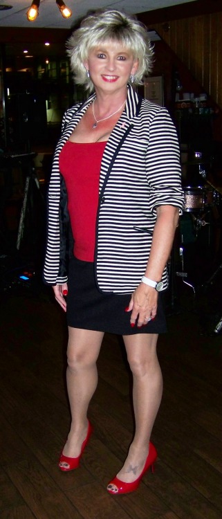 vickitv:  https://www.flickr.com/photos/katie_ward_tv/