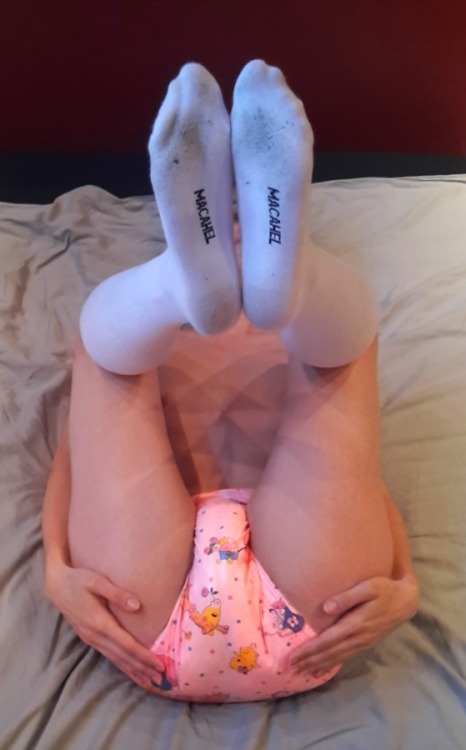 I’m just checking… (13 pics)I’m just checking….. Diaper change or wait…. What do you think?See 13 pics - just to be sure ;-)https://abdlgirl.com/2016/12/27/im-wearing-a-tena-diaper-cute-pvc-pants-and-dirty-knee-socks-13-pics/Xx