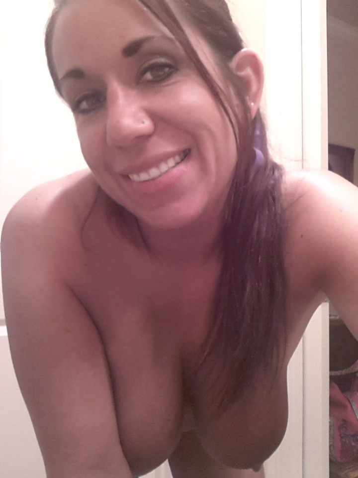 filthypornblog:  brittanymissclassiy:  Fuck yeah more Amber Lindsey part 7  IM A