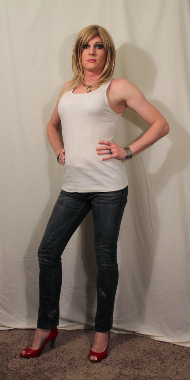 hgillmore:  Well Dressed Crossdressers and Transgendered Women 