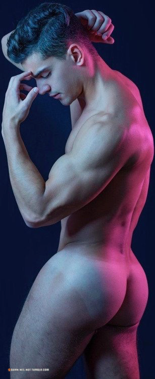 damn, he's hot!