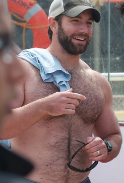 hairy-chests:  handsome-dads:  handsome-dads.tumblr.com/archive  naked-smiling   hairy chest