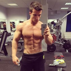 sexy-lads:  Tim Gabel making selfie with