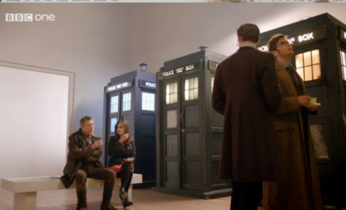 ohowell: pondspondsponds: 3 tardises and tea Single most British picture