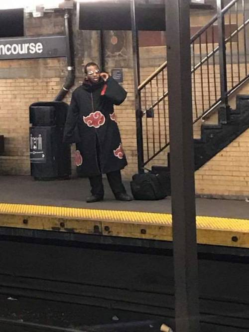 vantablackemo:When theres a Jinchuriki at 42nd street but the MTA is slow as shit