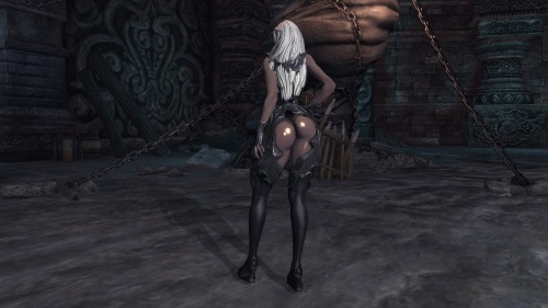 rivaliant:  evolluision:  this game knows what i love most :)   yea, ran into a few Gon’s warring that in the Razorwing, just when I thought the outfits weren’t going to get skimpier:d boy was i glad I was wrong  Nice!