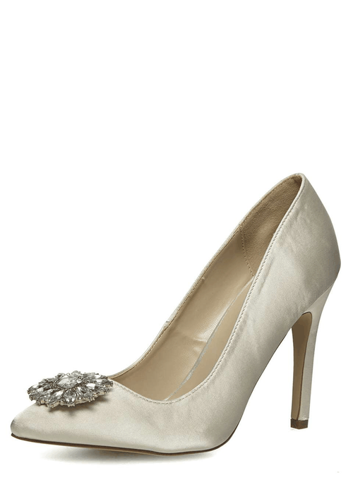 High Heels Blog Ivory Embellished Court ShoesSearch for more Shoes by Dorothy… via Tumblr