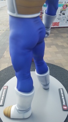 msdbzbabe: msdbzbabe:  msdbzbabe: Vegeta booty, reblog to save a life Also it was a gift to me but honestly its for ALL THE VEGETA fangirls :p  More booty shots! https://twitter.com/bigjigglypanda/status/1020387516434673664?s=21  