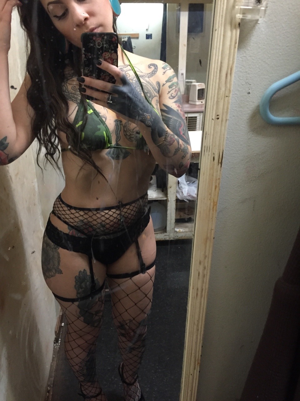 sckofcryin:  Give me all your money 💵💵💰