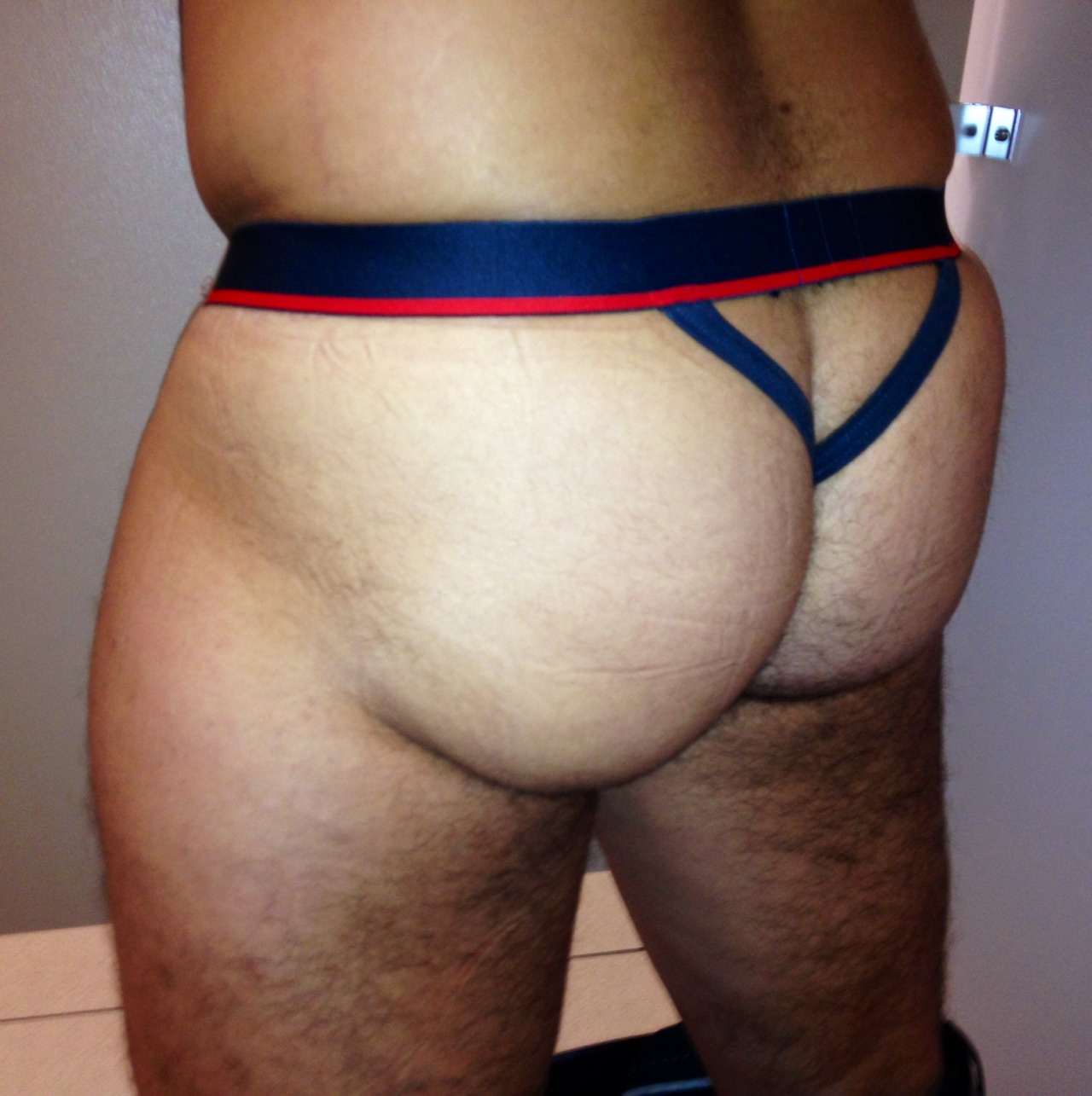 rwraith55:  Here are pics of my charcoal 2xist Sliq thong for Thong Thursdays! Enjoy