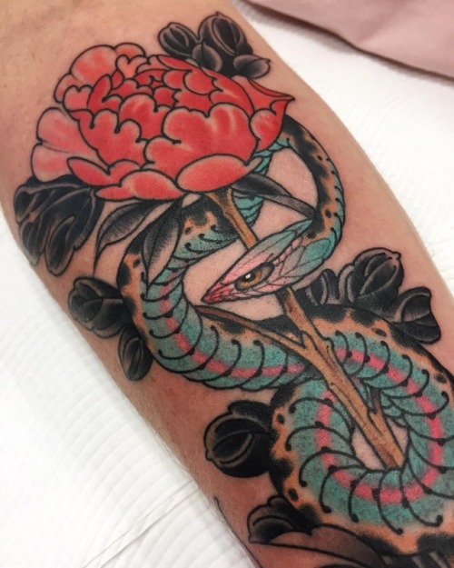 electrictattoos:
“adrianhing:
“❤️🐍🌹 (at Sydney, Australia)
”
Adrian Hing
”