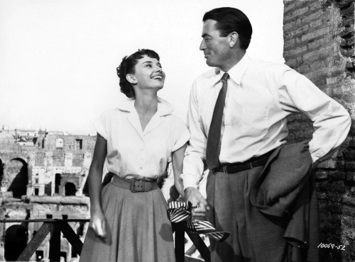 snowflakes-queen:  Sagiri Seina &amp; Sakihi Miyu vs. Gregory Peck &amp; Audrey Hepburn. (Ed