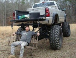 heartlandsweetheart:  Redneck porch swing.