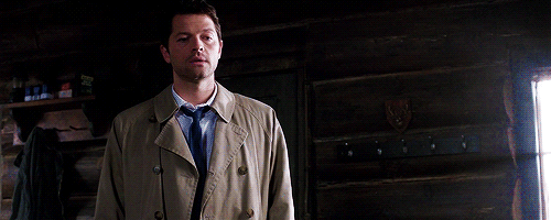 doyoueverfeelfeels:  casfucker:  a-sanguine-heart:  beeishappy:  SPN | Cas appears  …out of fucking nowhere.  out of dean’s ass  dude but its like he likes scaring the suit out of everybody 