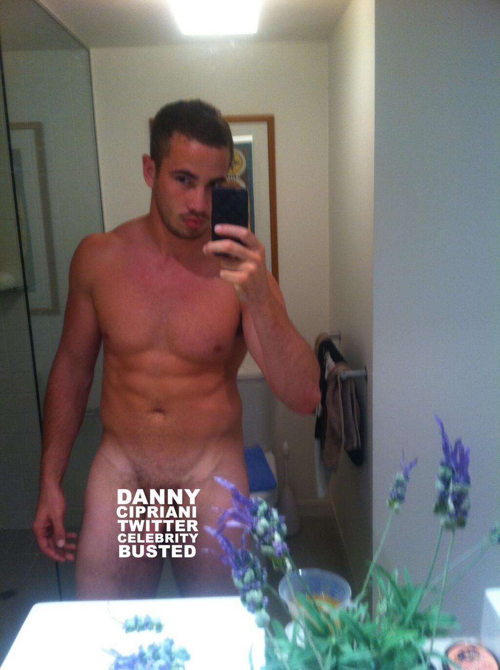 hotfamous-men:  Danny Cipriani