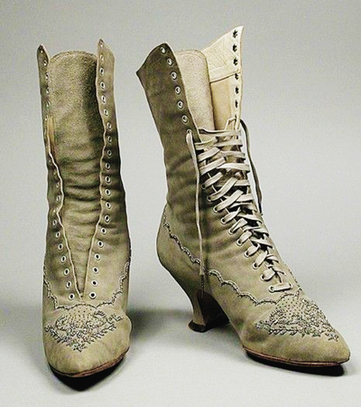 ktshy: eros-turannos: yells about victorian boots Mmm Reminds me of the “Elves and the Shoemak