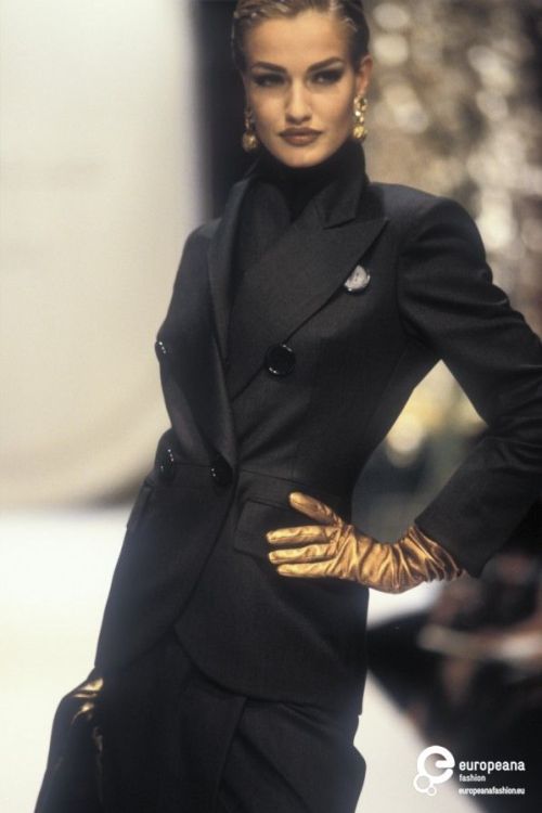 Karen Mulder for Christian Dior F/W 1991 Couture