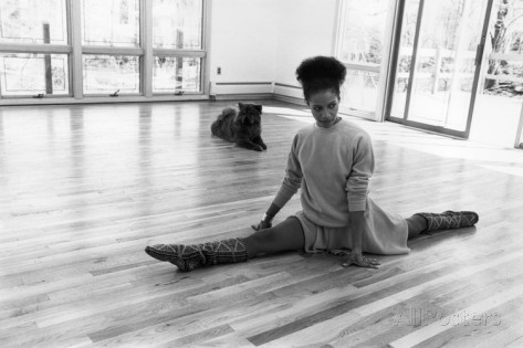 thechroniclesofpoplockp:  yesmsmitchell:    Phylica Rashad  and Debbie Allen 💃🏿✊🏿❤️
