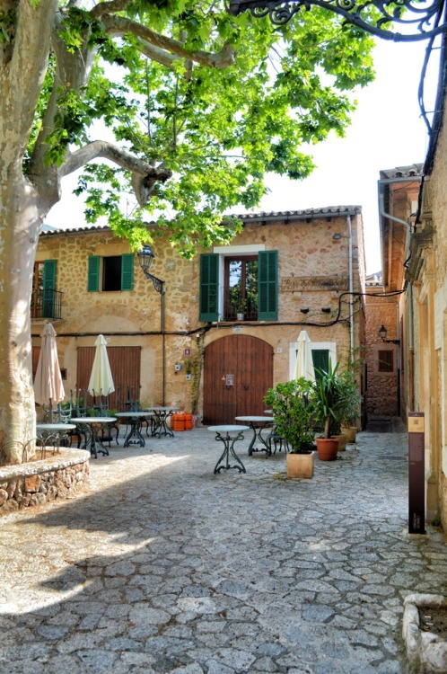 Valldemossa - Majorca - Spain (by annajewelsphotography) Instagram: annajewels