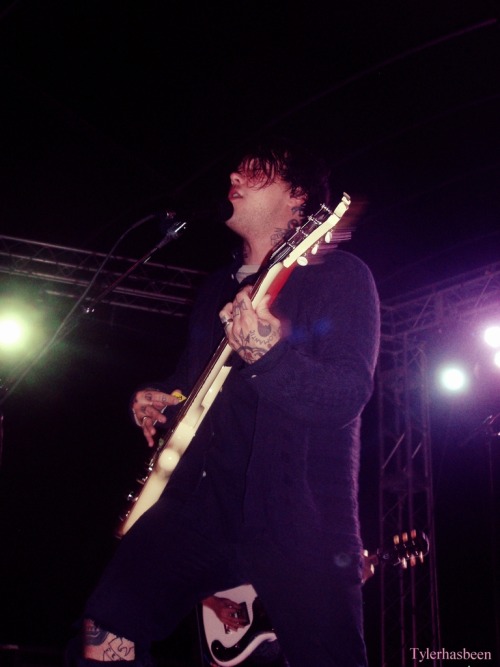 tylerhasbeen: Frnkiero andthe cellabration Gas Monkey Live! Dallas, Tx 11/13/15 