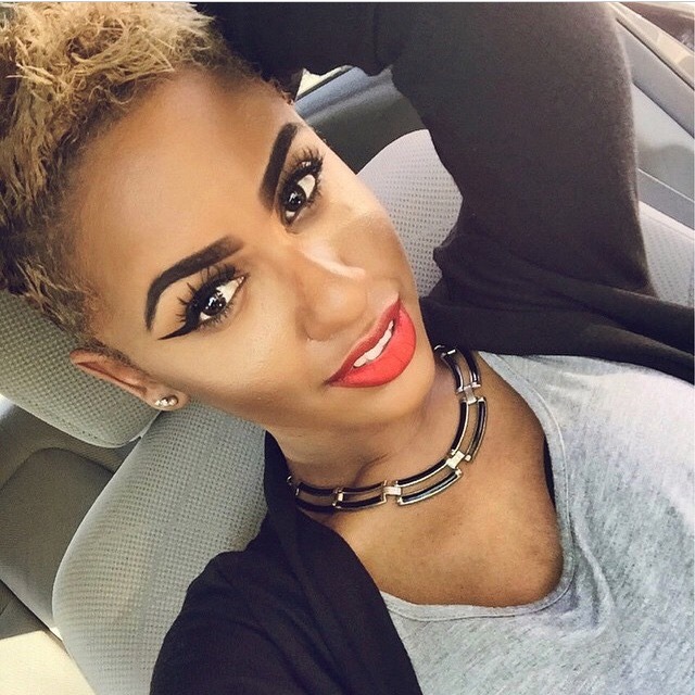 tayelchapo:  mytinyisabella:  Selfie game like…..hey.  Giving me life rn