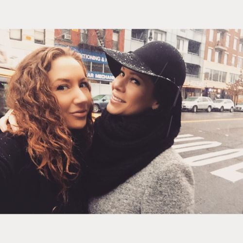 Curls & snow flurries. 🐥🐥 @lyndamakeup by jayden_jaymes